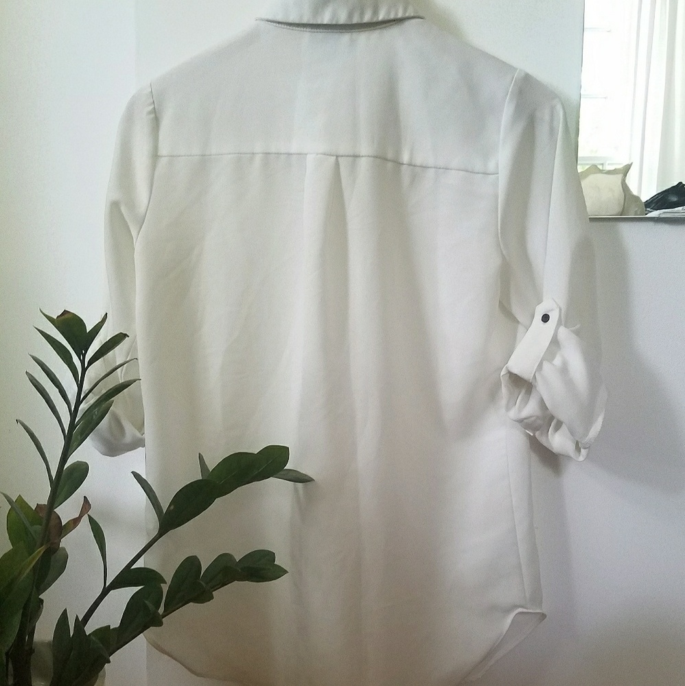 ❎SOLD❎Ivory Super Soft Button Down - Picture 3 of 4
